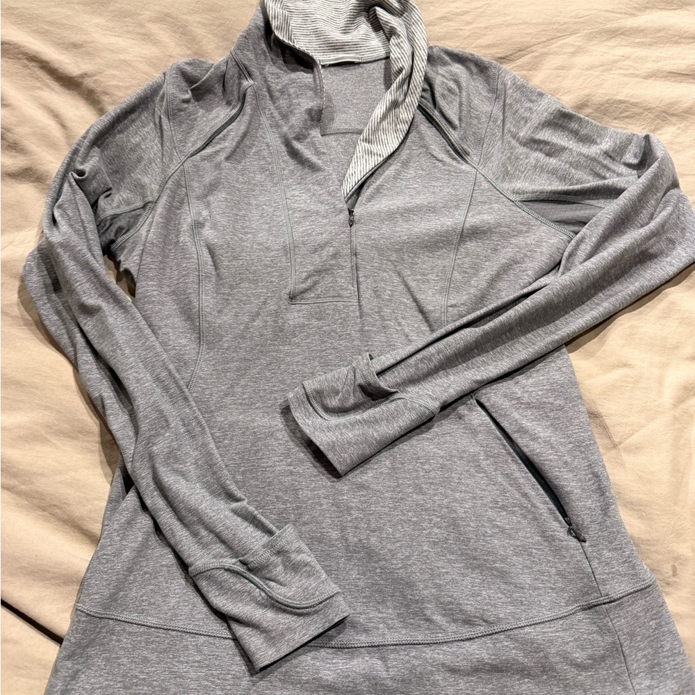 Lululemon Athletica Gray Long Sleeve Top